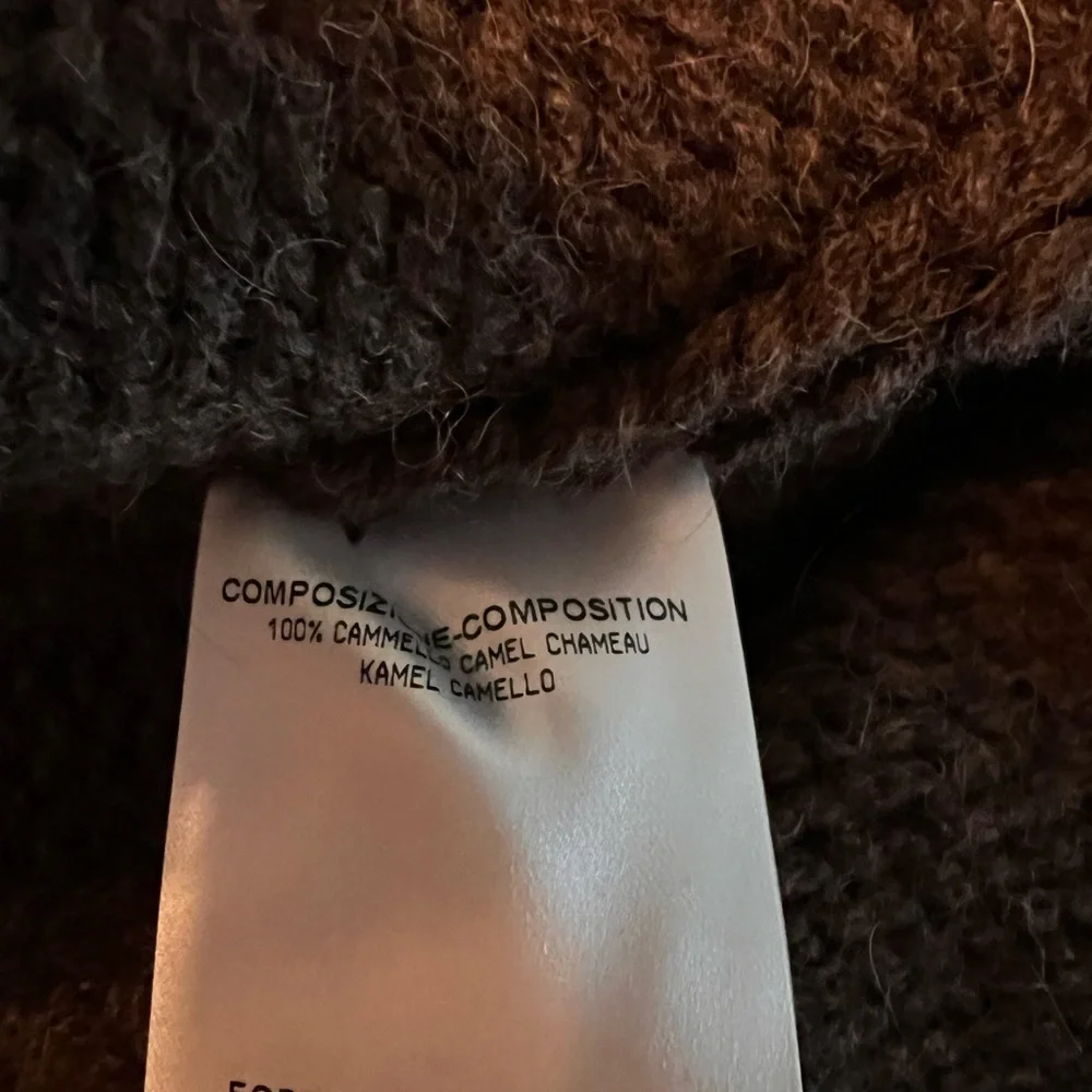 Gucci camel cape- turtleneck - Picture 8 of 10